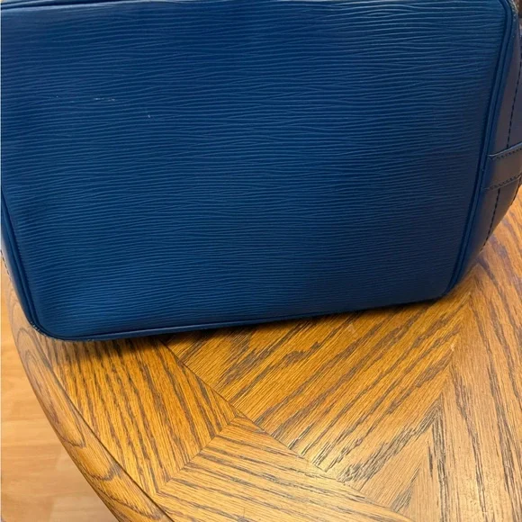 Louis Vuitton Blue Epi Noe GM - Picture 6 of 10